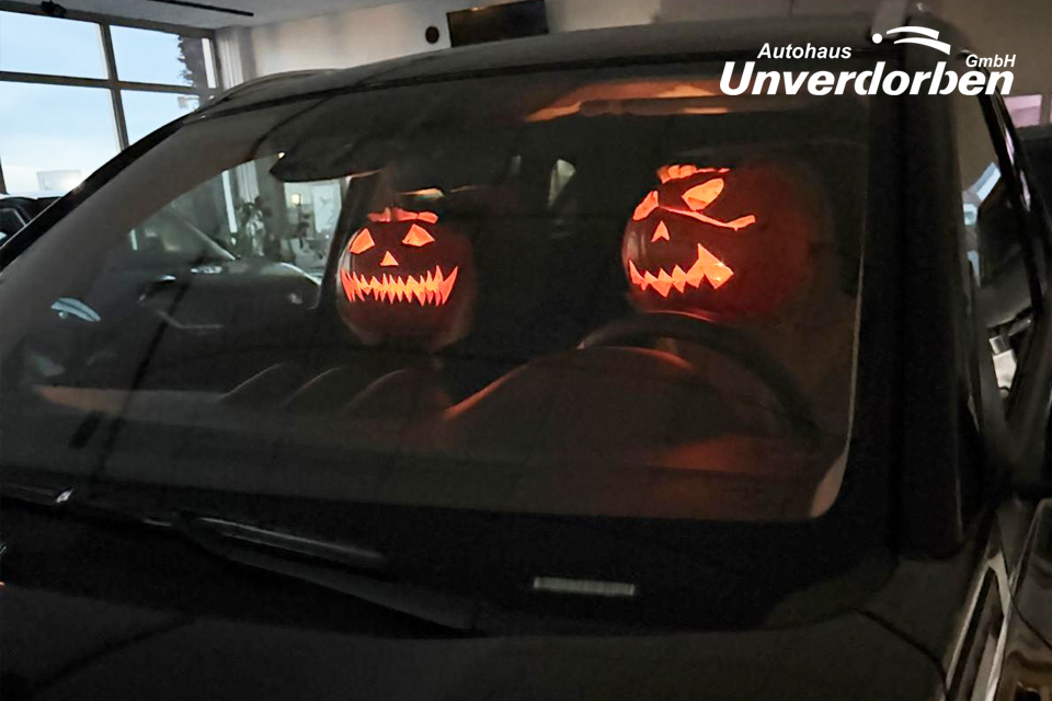 Halloween-Abschleppservice-Autohaus-Unverdorben